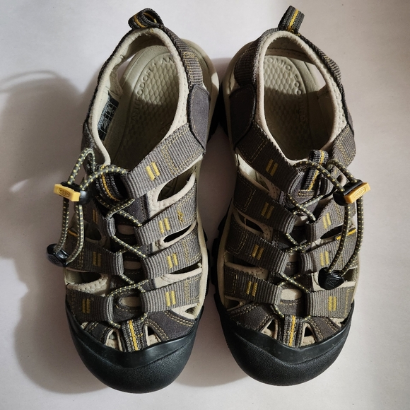 KEEN Newport H2 Sandals in Green Yellow - Picture 4 of 11